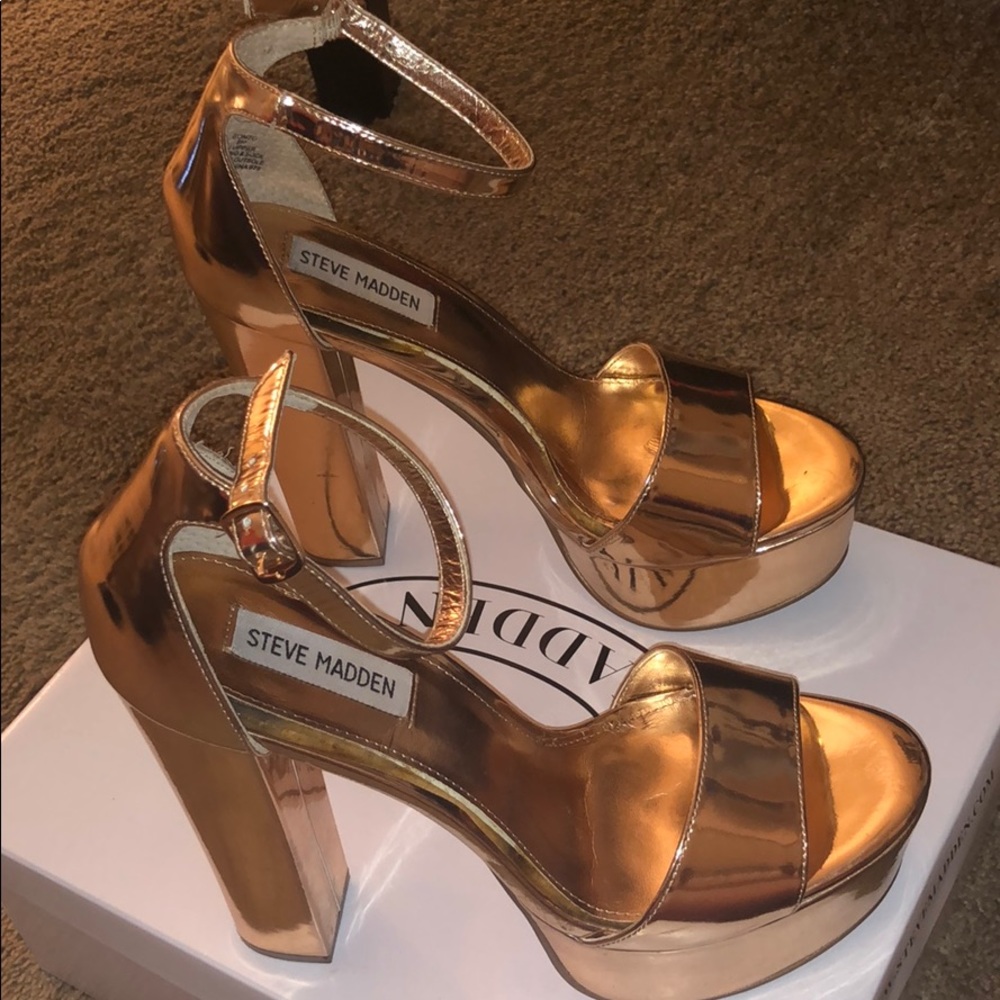 Steve Madden Golden heels.